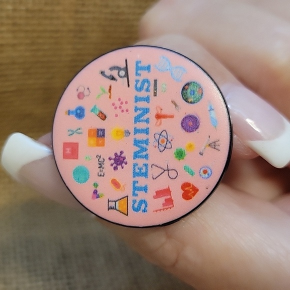 🔥LAST ONE🔥 STEM WOMEN IN SCIENCE STEMINIST PIN - Picture 1 of 5